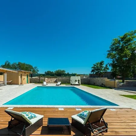 Luxury With A Swimming Pool Gornje Rastane, Biograd - 17837 * Sveti Filip i Jakov