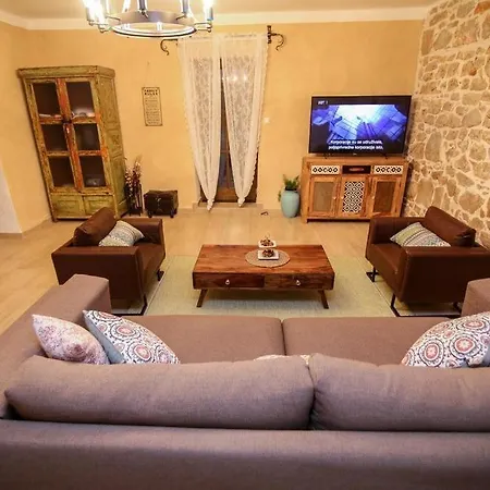 Luxury With A Swimming Pool Gornje Rastane, Biograd - 17837 * Sveti Filip i Jakov