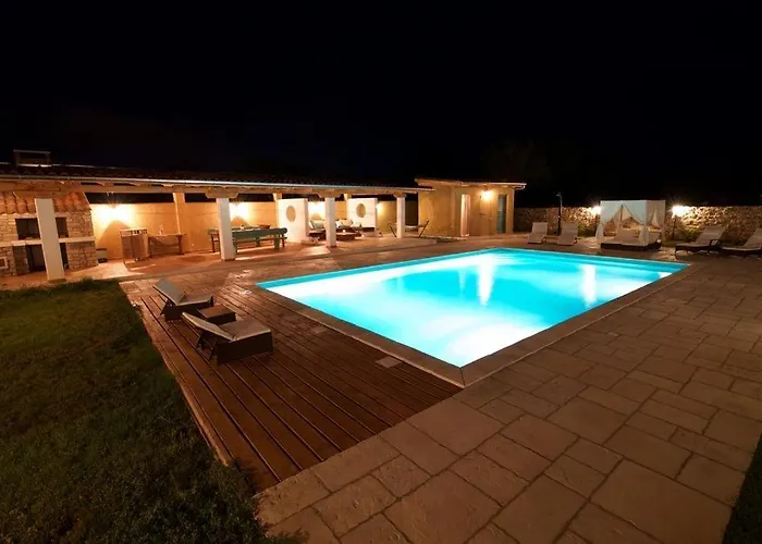 Luxury With A Swimming Pool Gornje Rastane, Biograd - 17837 *